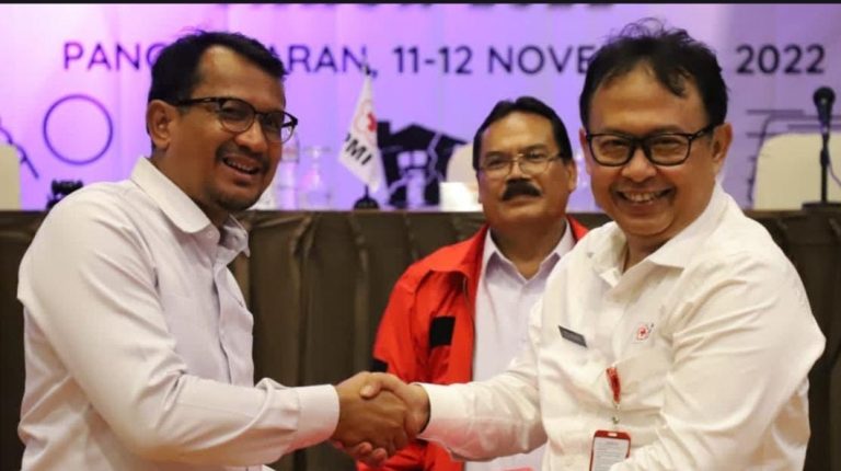 Di Balik 869 Labu: dr. Helmi Budiman dan Perang Senyap PMI Garut Menjadi yang Terdepan